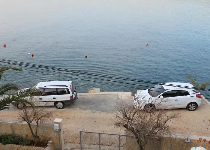 By The Sea Razanj, - 7517 * ロゴズニッツァ